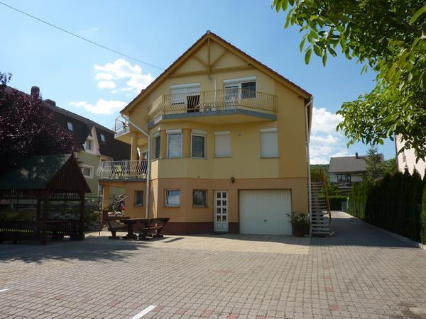 Li-Do Vendeghaz Apartment Balatonfured Exterior photo