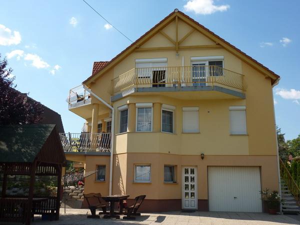 Li-Do Vendeghaz Apartment Balatonfured Exterior photo